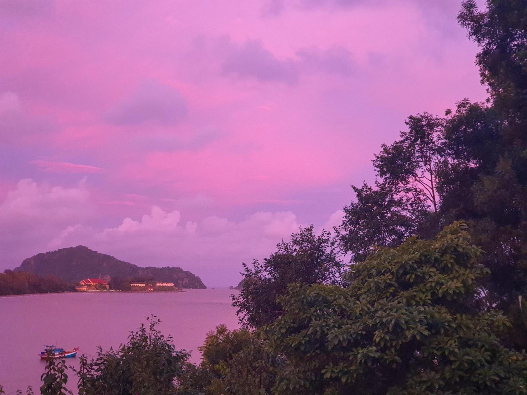 Green Hill Guest House Kien Luong Esterno foto