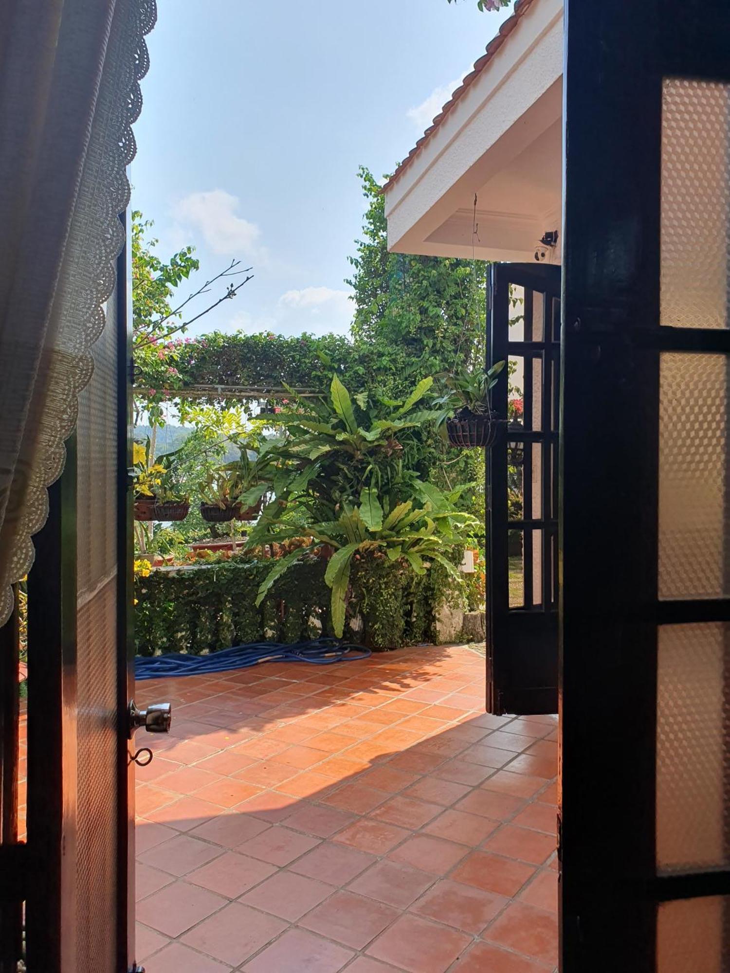 Green Hill Guest House Kien Luong Esterno foto